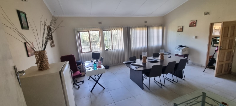 6 Bedroom Property for Sale in Margate KwaZulu-Natal