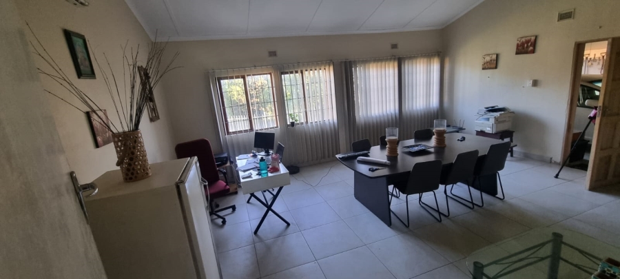6 Bedroom Property for Sale in Margate KwaZulu-Natal