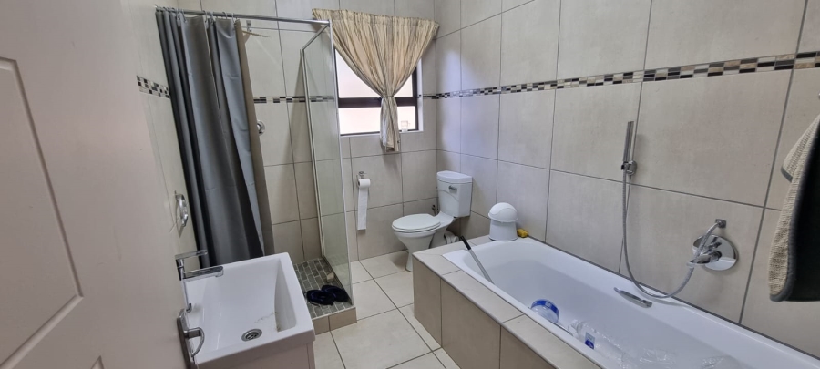 6 Bedroom Property for Sale in Margate KwaZulu-Natal