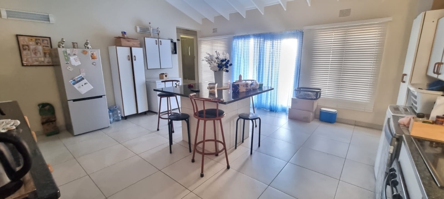 6 Bedroom Property for Sale in Margate KwaZulu-Natal