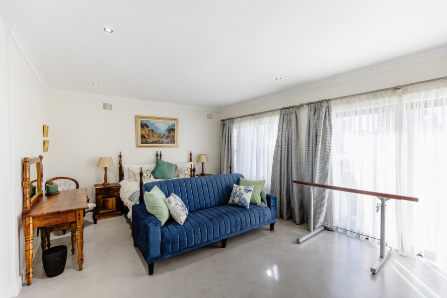 5 Bedroom Property for Sale in Uvongo KwaZulu-Natal