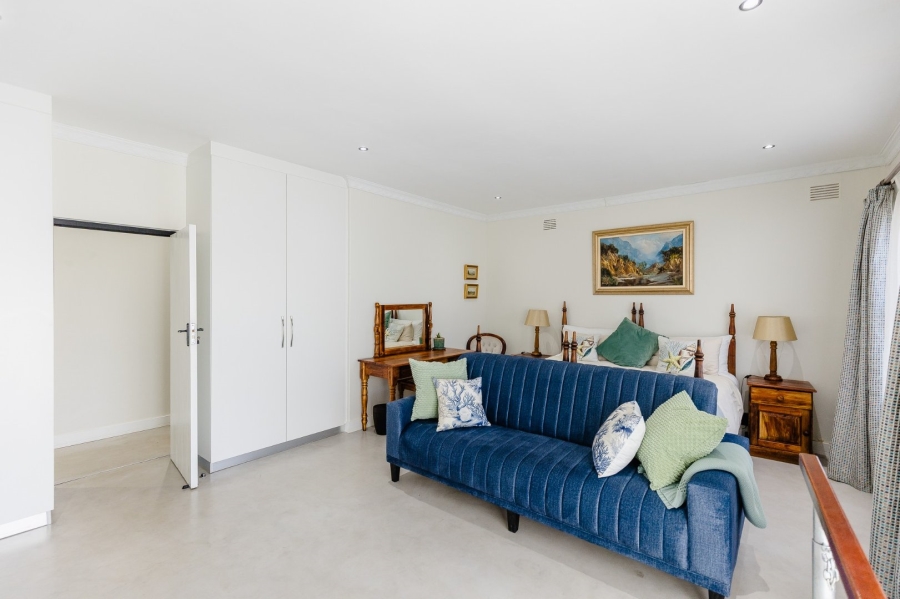 5 Bedroom Property for Sale in Uvongo KwaZulu-Natal