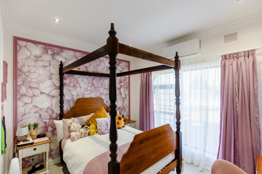 5 Bedroom Property for Sale in Uvongo KwaZulu-Natal
