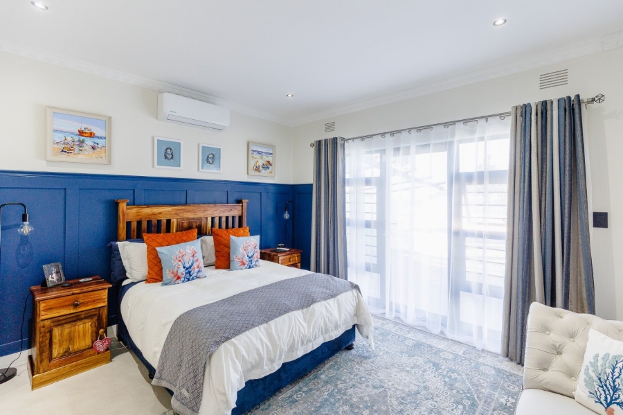 5 Bedroom Property for Sale in Uvongo KwaZulu-Natal