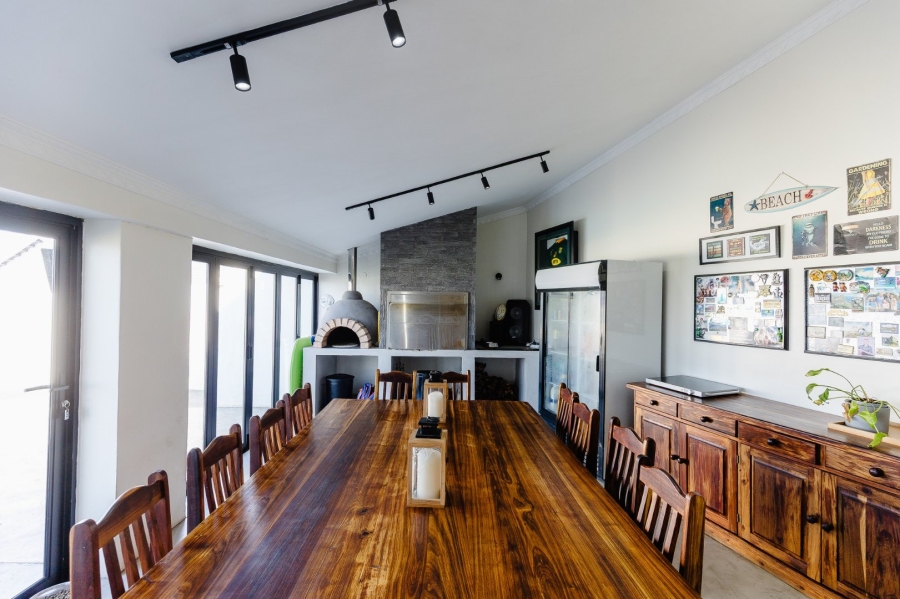 5 Bedroom Property for Sale in Uvongo KwaZulu-Natal