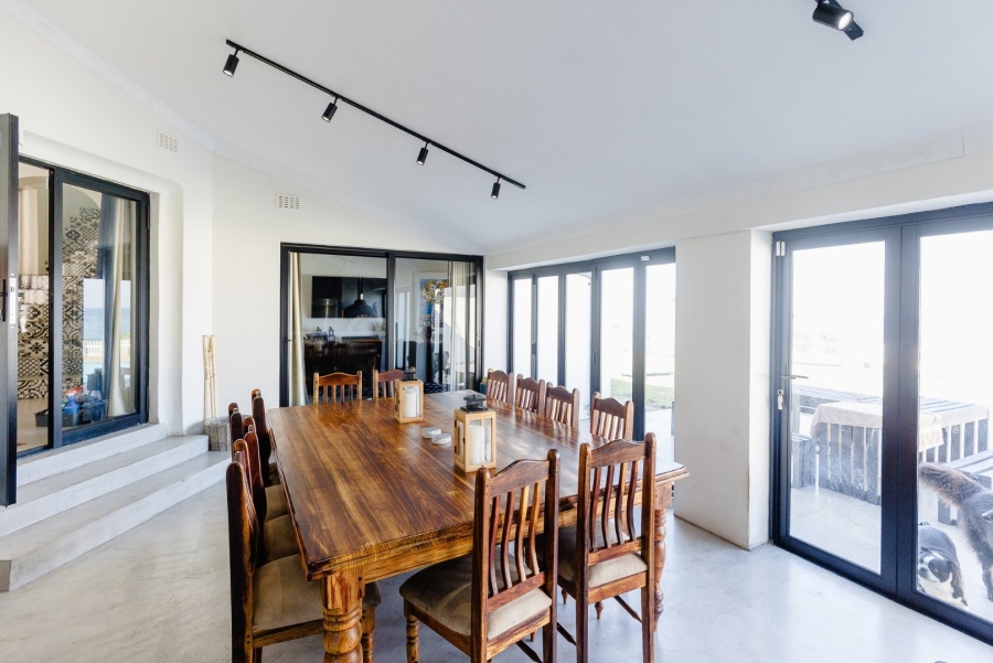 5 Bedroom Property for Sale in Uvongo KwaZulu-Natal