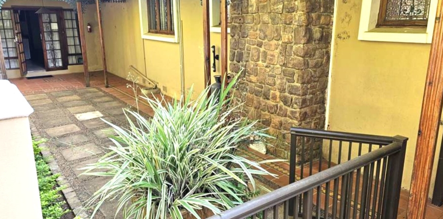 To Let commercial Property for Rent in Kloof KwaZulu-Natal