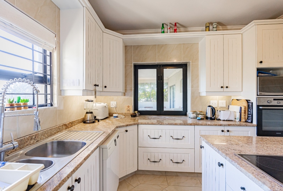 4 Bedroom Property for Sale in Sea Park KwaZulu-Natal