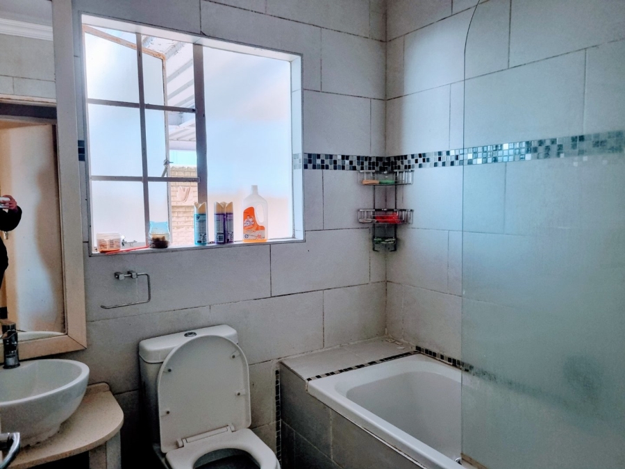 To Let 3 Bedroom Property for Rent in Cleland KwaZulu-Natal