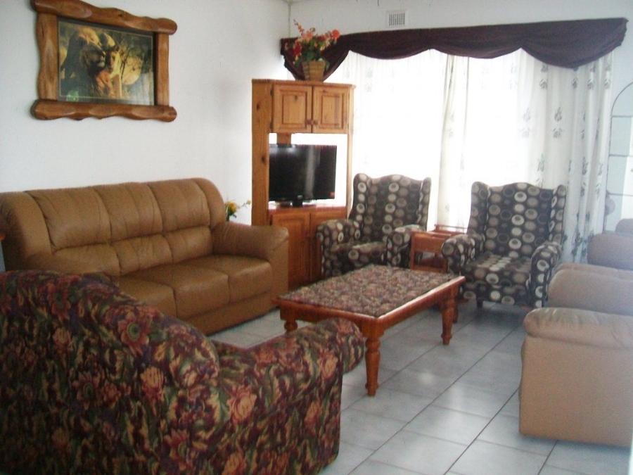 3 Bedroom Property for Sale in Uvongo KwaZulu-Natal