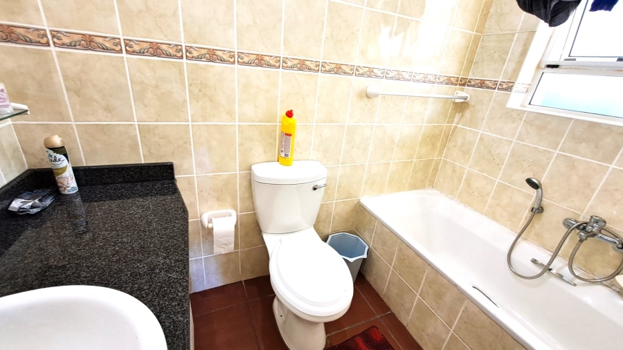 3 Bedroom Property for Sale in Port Edward KwaZulu-Natal