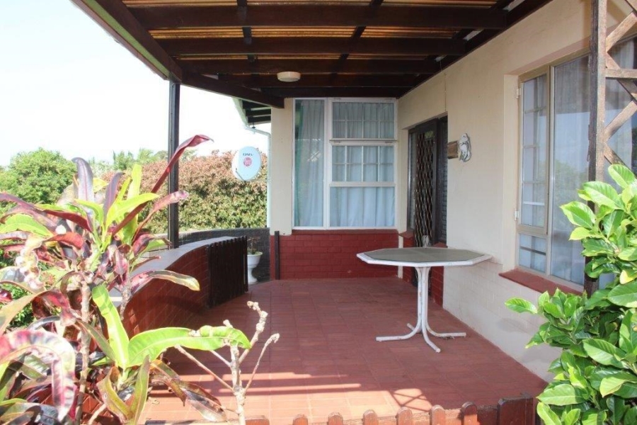 2 Bedroom Property for Sale in Umtentweni KwaZulu-Natal