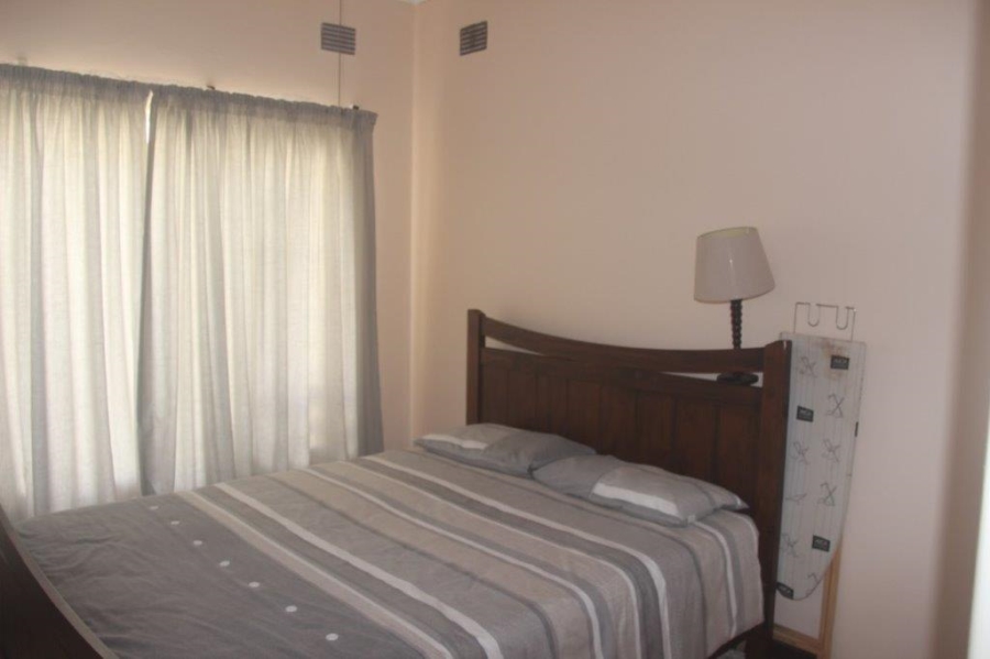 2 Bedroom Property for Sale in Umtentweni KwaZulu-Natal