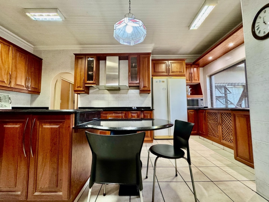 4 Bedroom Property for Sale in Huttenheights KwaZulu-Natal