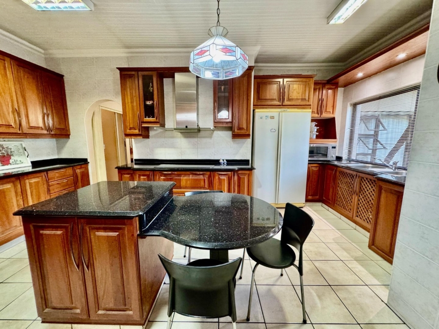 4 Bedroom Property for Sale in Huttenheights KwaZulu-Natal