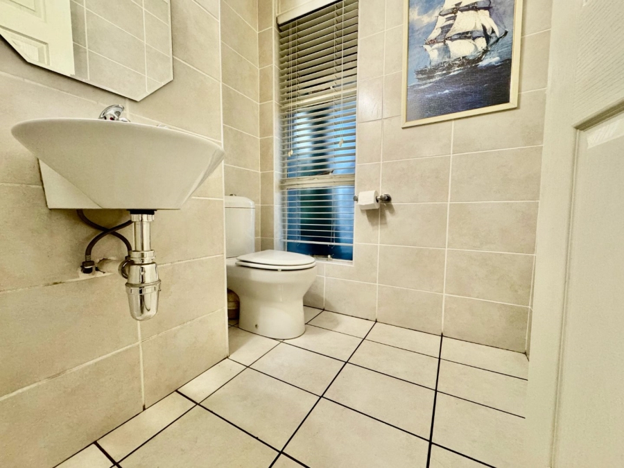 4 Bedroom Property for Sale in Huttenheights KwaZulu-Natal