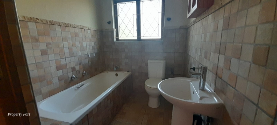 3 Bedroom Property for Sale in Uvongo KwaZulu-Natal
