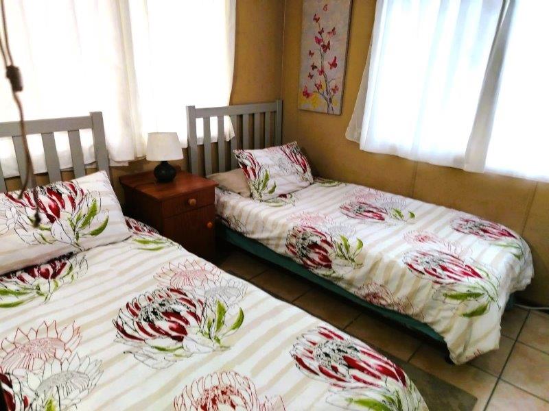 2 Bedroom Property for Sale in Hibberdene KwaZulu-Natal