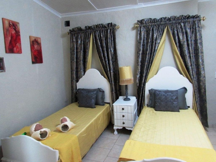 13 Bedroom Property for Sale in Umtentweni KwaZulu-Natal
