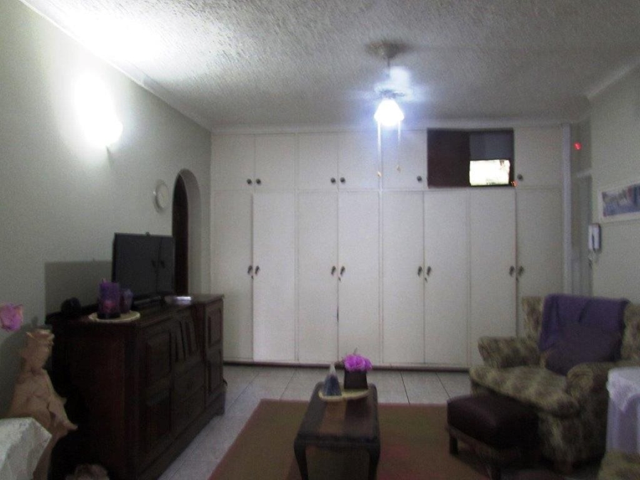 13 Bedroom Property for Sale in Umtentweni KwaZulu-Natal