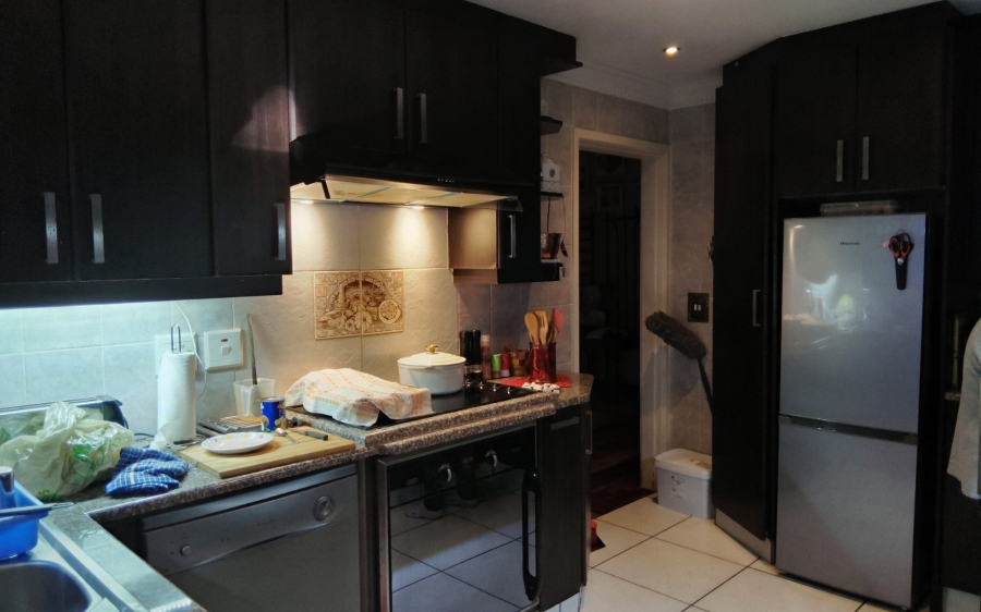 6 Bedroom Property for Sale in Amanzimtoti KwaZulu-Natal
