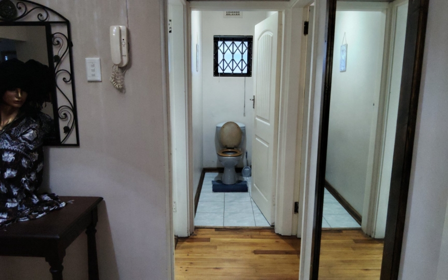 6 Bedroom Property for Sale in Amanzimtoti KwaZulu-Natal