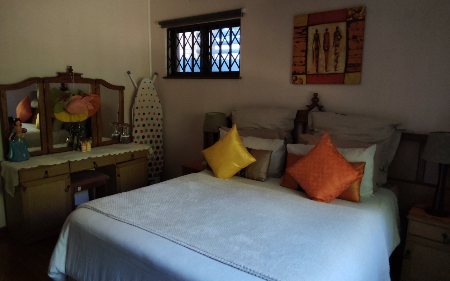 6 Bedroom Property for Sale in Amanzimtoti KwaZulu-Natal