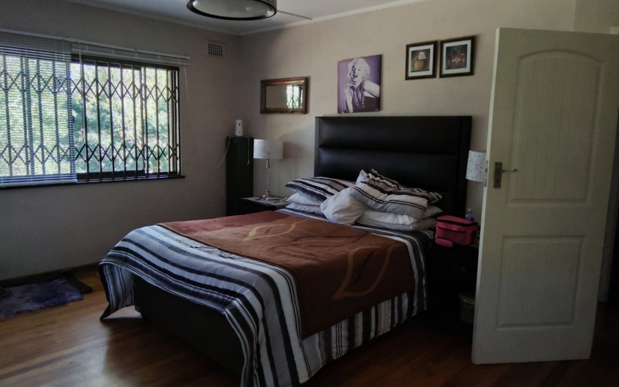 6 Bedroom Property for Sale in Amanzimtoti KwaZulu-Natal