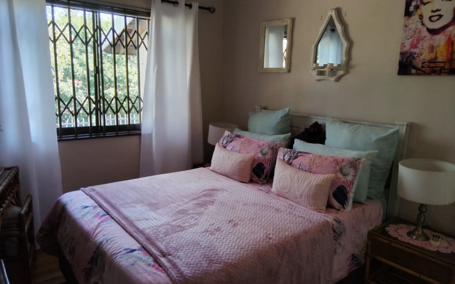 6 Bedroom Property for Sale in Amanzimtoti KwaZulu-Natal