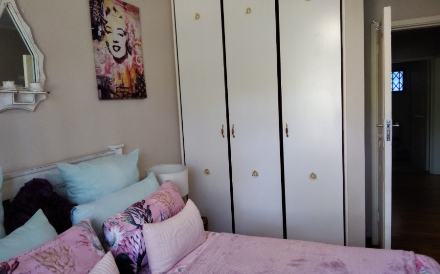 6 Bedroom Property for Sale in Amanzimtoti KwaZulu-Natal