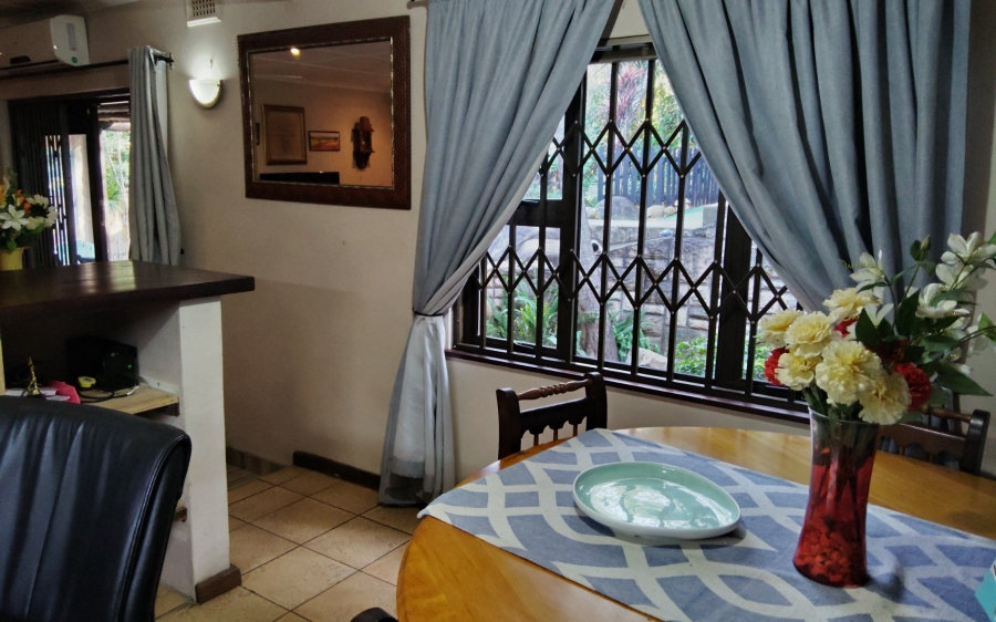 6 Bedroom Property for Sale in Amanzimtoti KwaZulu-Natal