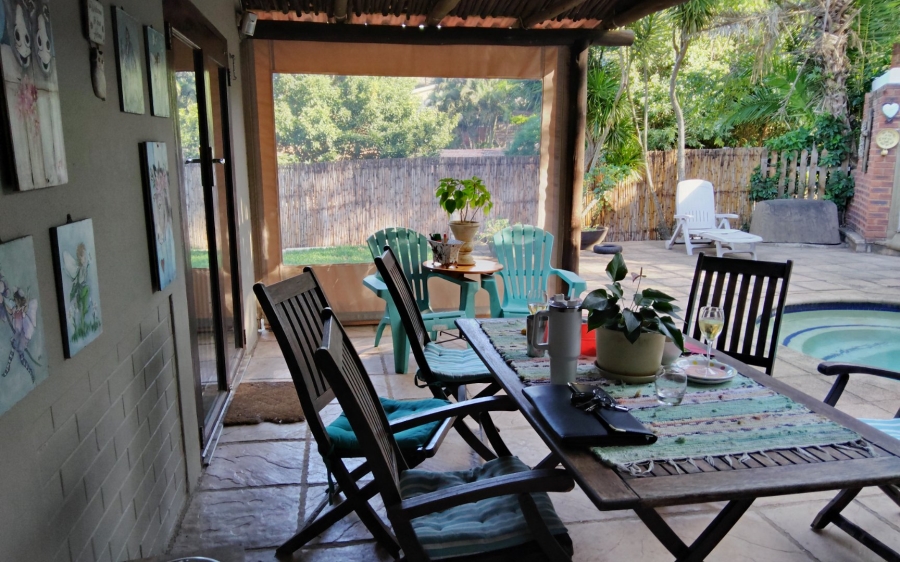 6 Bedroom Property for Sale in Amanzimtoti KwaZulu-Natal
