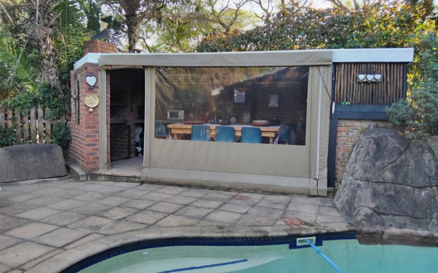 6 Bedroom Property for Sale in Amanzimtoti KwaZulu-Natal