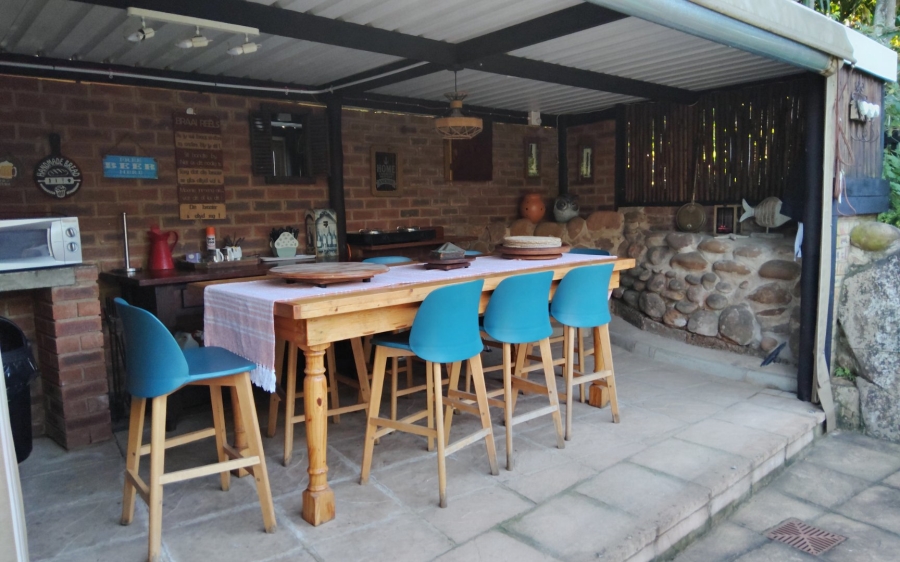 6 Bedroom Property for Sale in Amanzimtoti KwaZulu-Natal