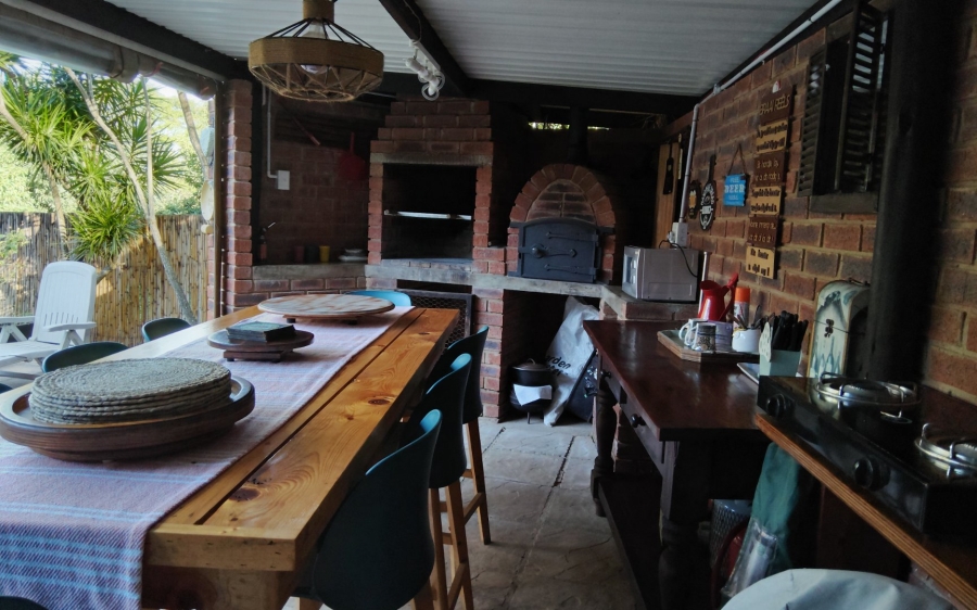 6 Bedroom Property for Sale in Amanzimtoti KwaZulu-Natal