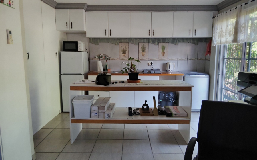 6 Bedroom Property for Sale in Amanzimtoti KwaZulu-Natal