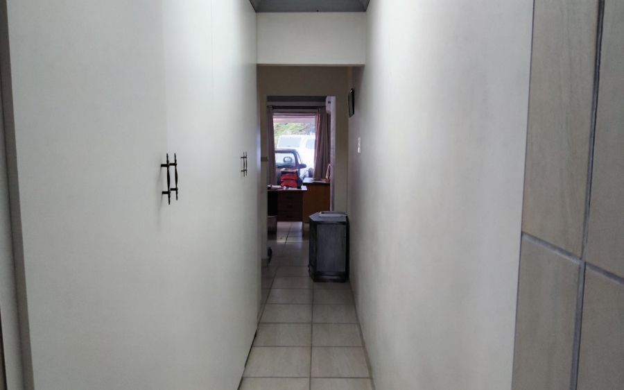6 Bedroom Property for Sale in Amanzimtoti KwaZulu-Natal