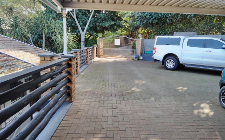 6 Bedroom Property for Sale in Amanzimtoti KwaZulu-Natal