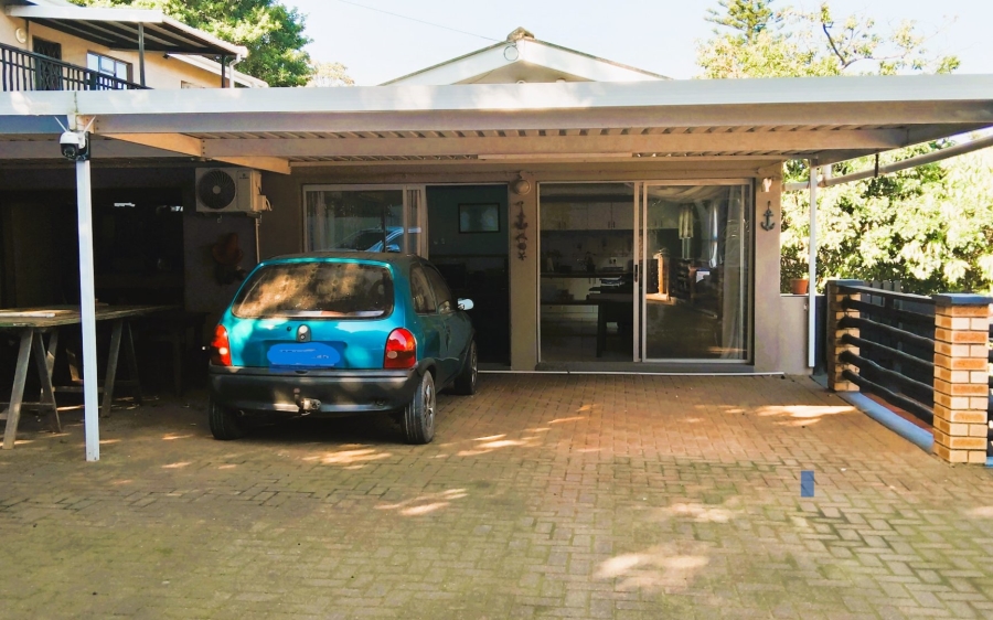 6 Bedroom Property for Sale in Amanzimtoti KwaZulu-Natal