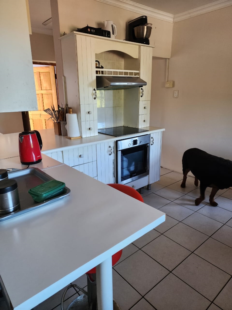 6 Bedroom Property for Sale in Amanzimtoti KwaZulu-Natal