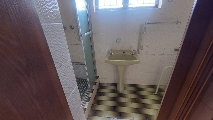 To Let 4 Bedroom Property for Rent in Umhlatuzana KwaZulu-Natal