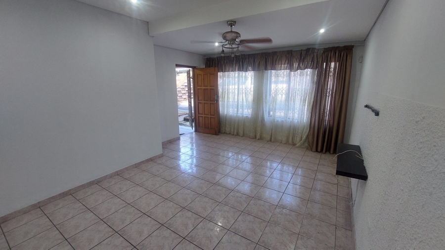 To Let 4 Bedroom Property for Rent in Umhlatuzana KwaZulu-Natal