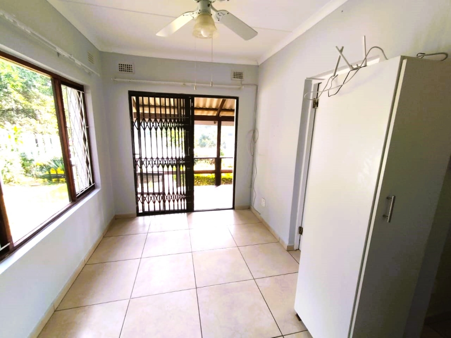 To Let 1 Bedroom Property for Rent in Umtentweni KwaZulu-Natal