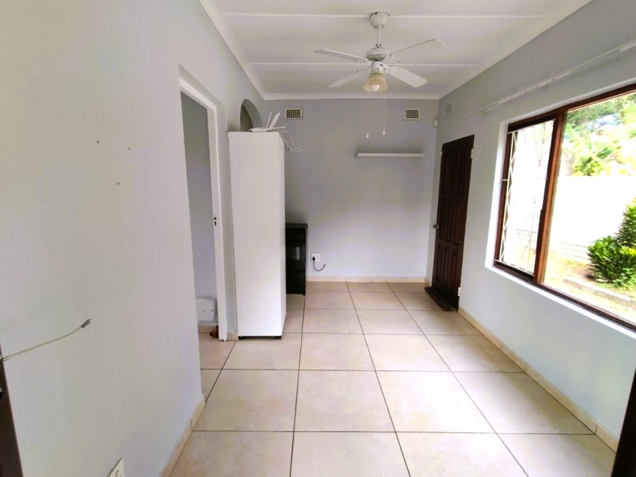 To Let 1 Bedroom Property for Rent in Umtentweni KwaZulu-Natal