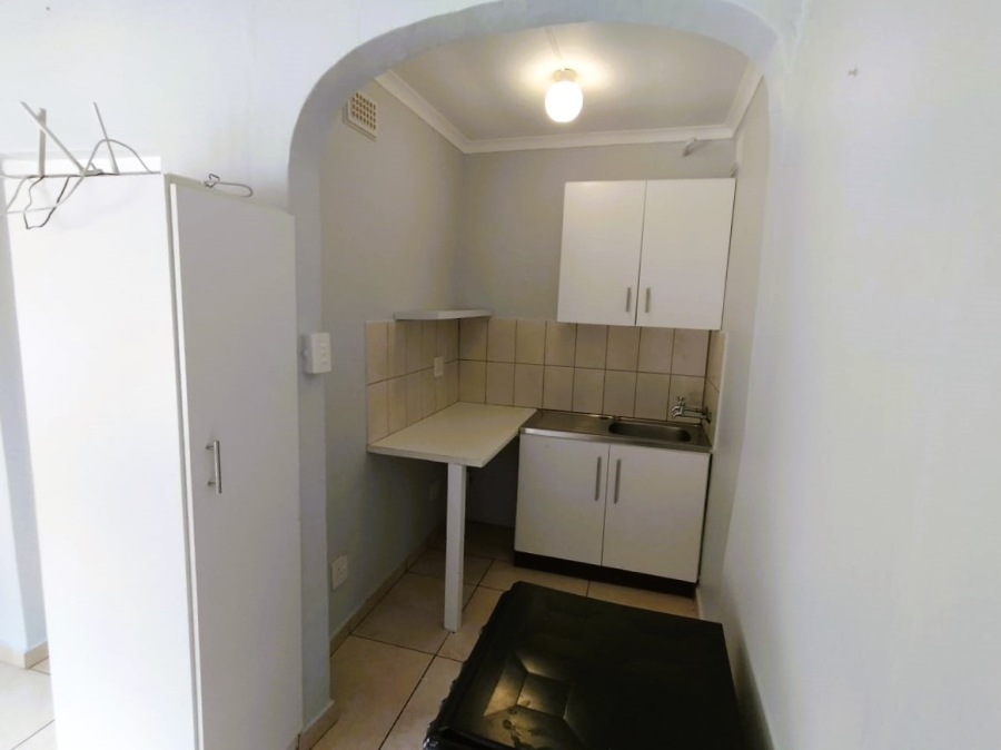 To Let 1 Bedroom Property for Rent in Umtentweni KwaZulu-Natal