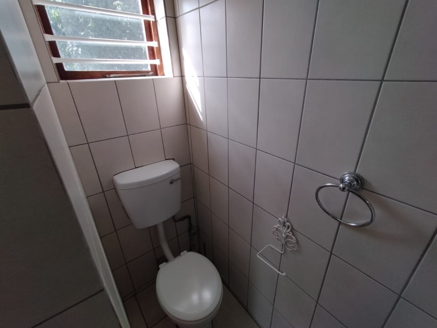 To Let 1 Bedroom Property for Rent in Umtentweni KwaZulu-Natal