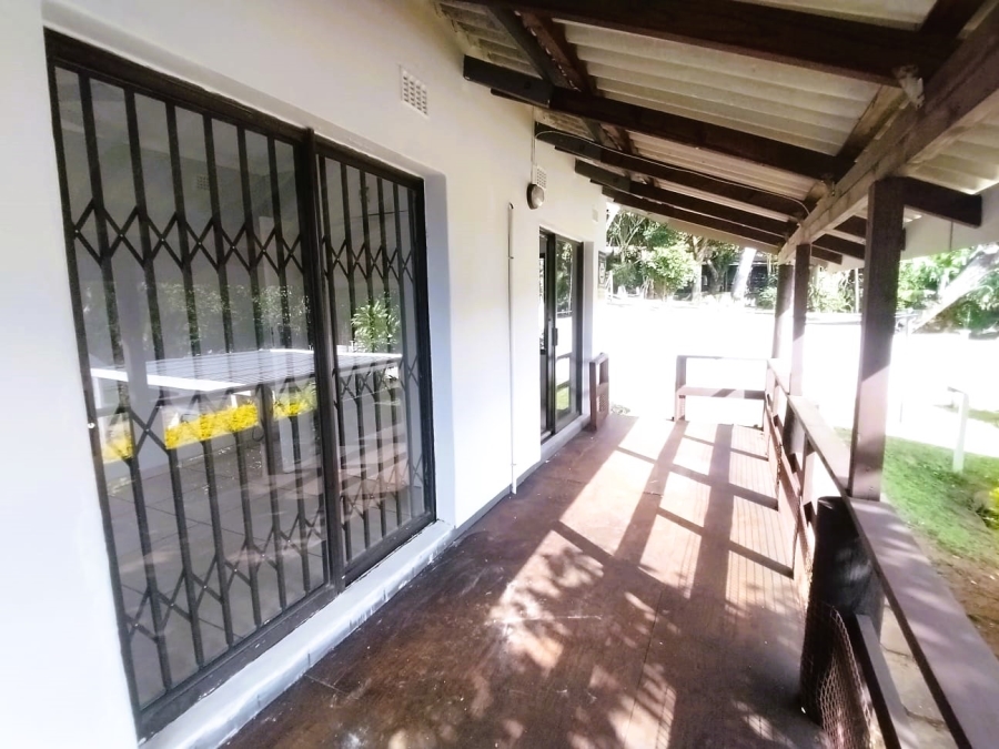 To Let 1 Bedroom Property for Rent in Umtentweni KwaZulu-Natal