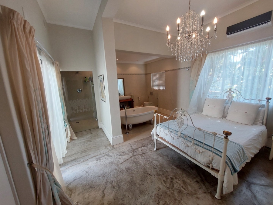 4 Bedroom Property for Sale in Essenwood KwaZulu-Natal