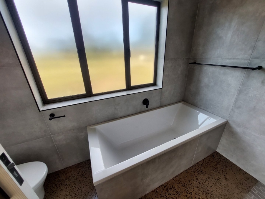 3 Bedroom Property for Sale in Crestholme KwaZulu-Natal