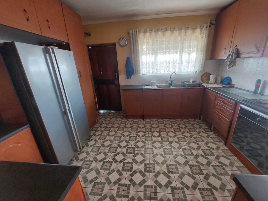 6 Bedroom Property for Sale in Silverglen KwaZulu-Natal